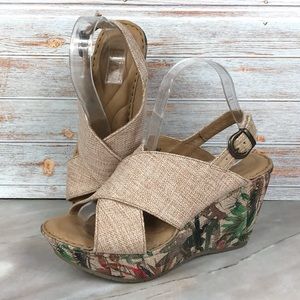 Born Emmy II Citrus Fabric Wedge Platform Sandals w/ Floral EUC